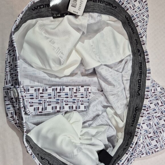 Round tree & Yorke Men's Shorts Size 42 Performance Flat Front Bright White (54 - Picture 6 of 10